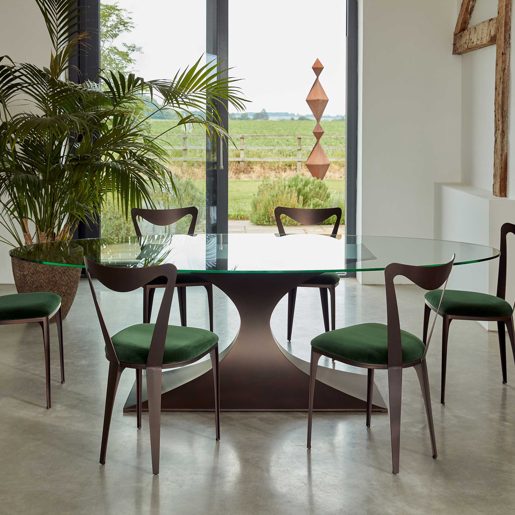 Capricorn-Dining-Table-BR-with-Tiff-chairs