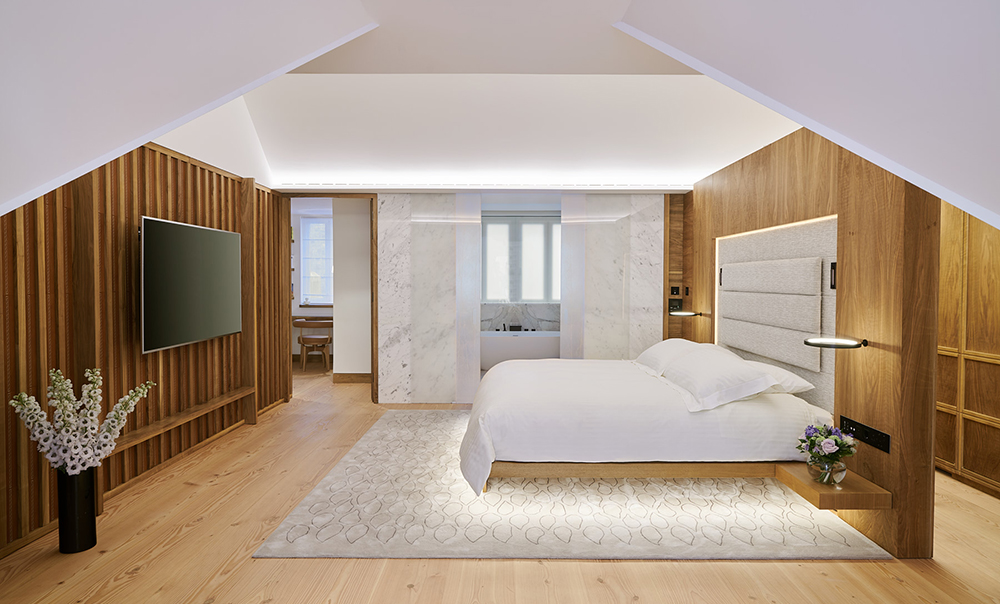 MASTER BEDROOM_CONNAUGHT MEWS HOUSE_By Loomah Bespoke Carpets &amp; Rugs_Interior Design By Michael Blair